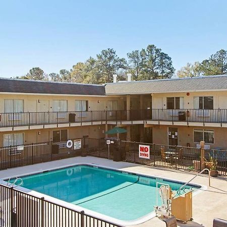 Fairbridge Inn & Suites ريتشموند هيل المظهر الخارجي الصورة