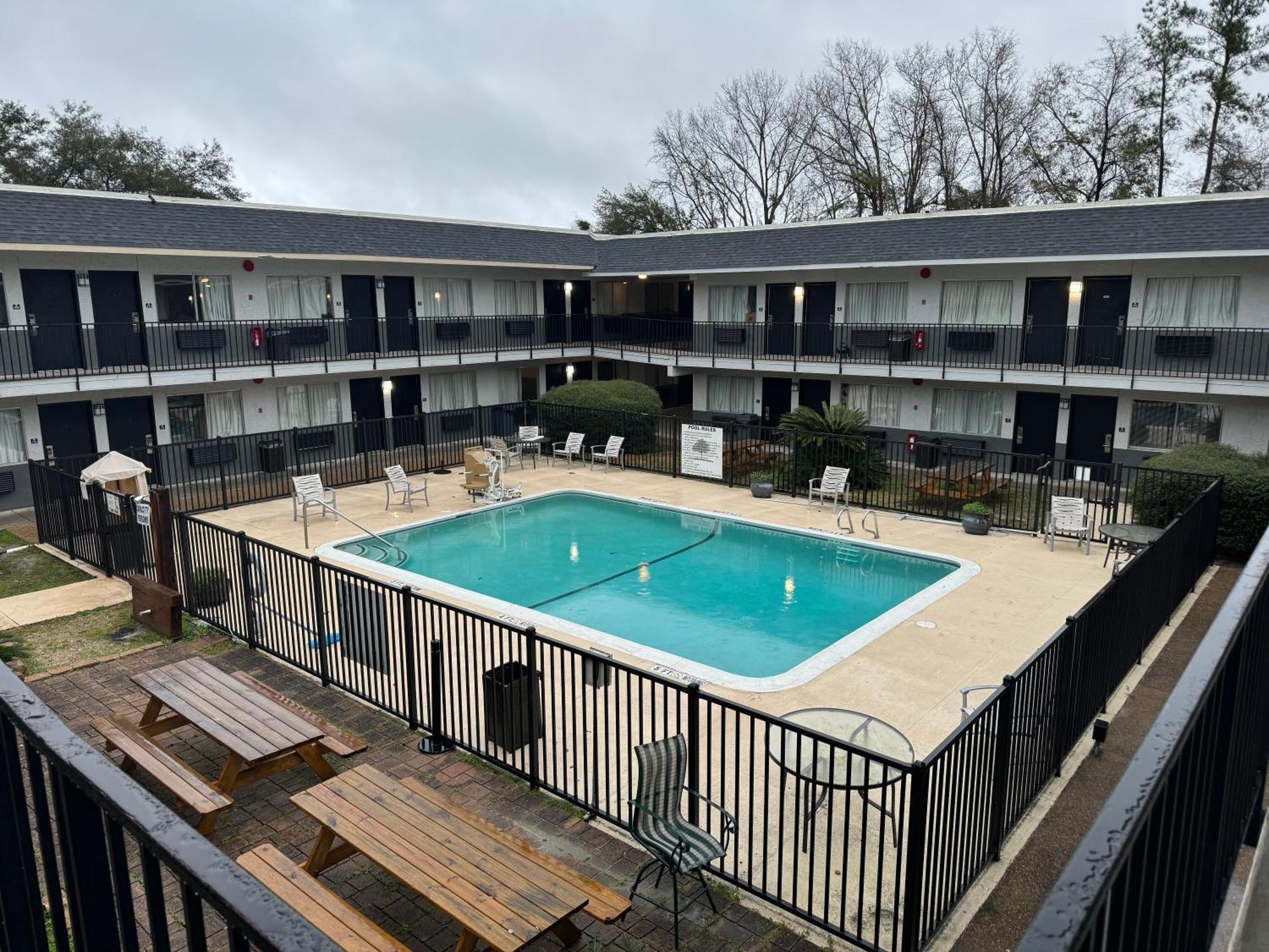 Fairbridge Inn & Suites ريتشموند هيل المظهر الخارجي الصورة